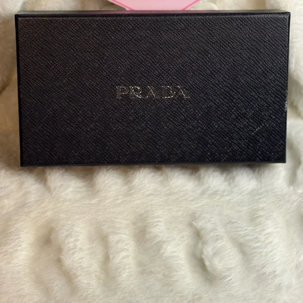 Prada Fuchsia Quilted Wallet - Picture 11 of 12